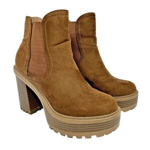 Soda Platform Chelsea Ankle Boots Size 8 Faux Suede Chunky Block Heel Chestnut